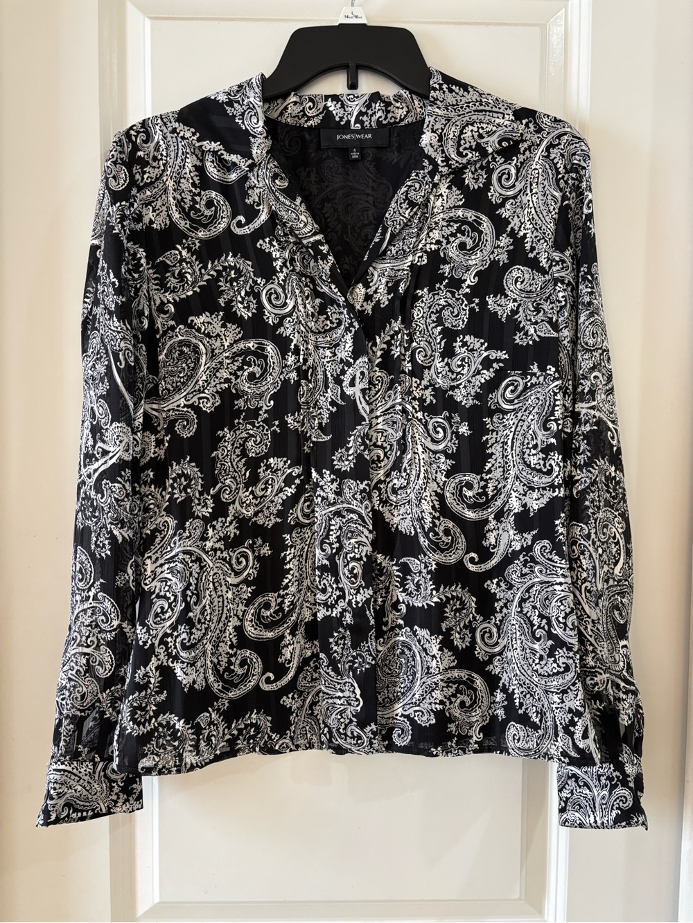 Jones New York Black and White Paisley Button-Front Shirt